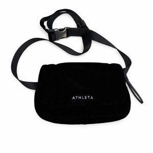 Athleta Revive Velvet Waist Bag Black Athleisure Fanny Pak Crossbody Travel